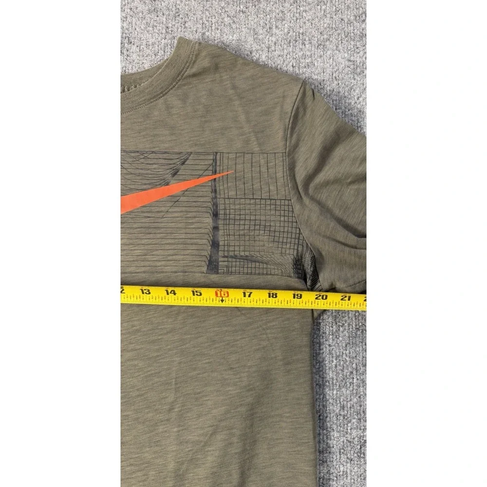 Nike Dri-FIT Men's Medium Cotton Slub Training T-Shirt Olive Green Orange Swoosh